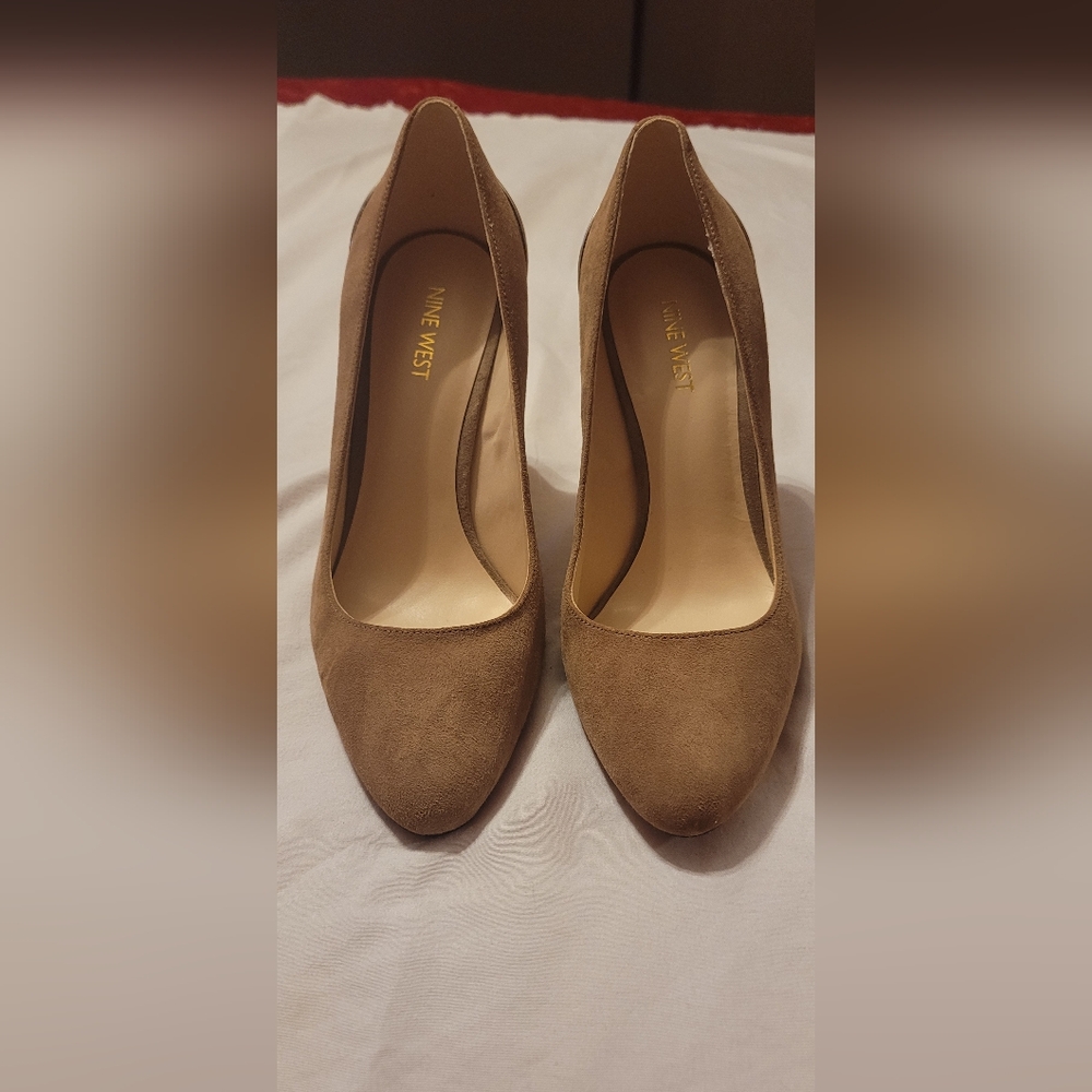Nine West suede heels 8.5